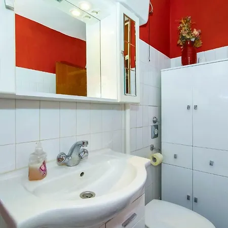 One-bedroom In * Split